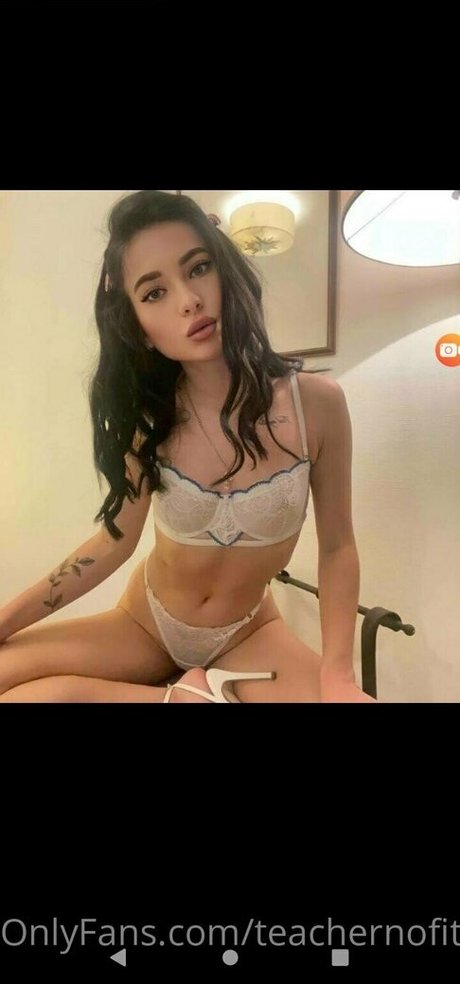 teachernofit model nudes pictures