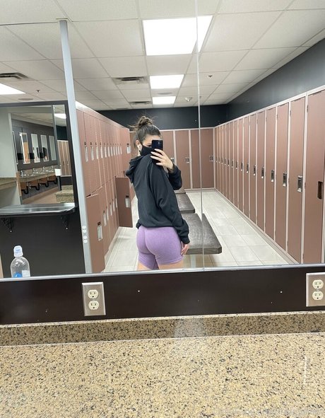 megariley model high quality pics