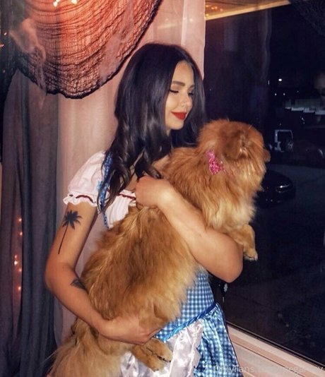 megariley model hd photo