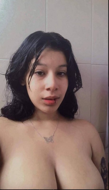 amywinos10 model pornographic images