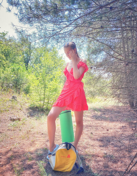 Elle Tan naked actress image