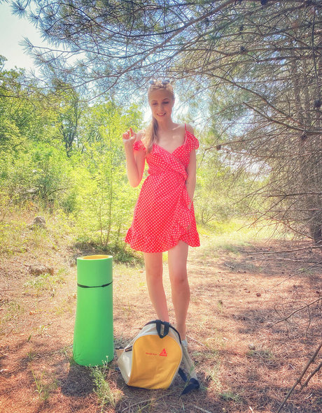 Elle Tan erotic model pic