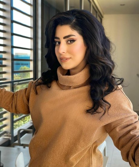 Ayten Amer hd model photos