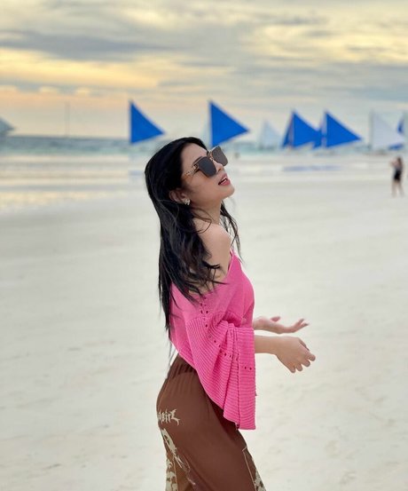 Caroline Lapena pornstar pretty archive