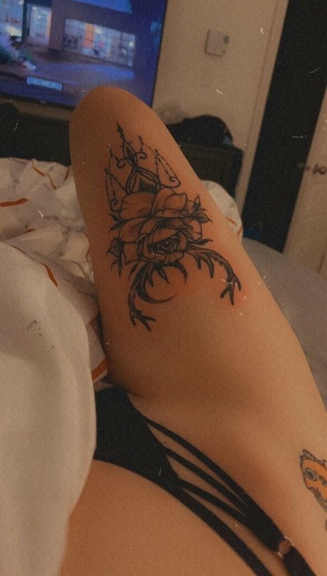 miniloupxxx nudes actress pics