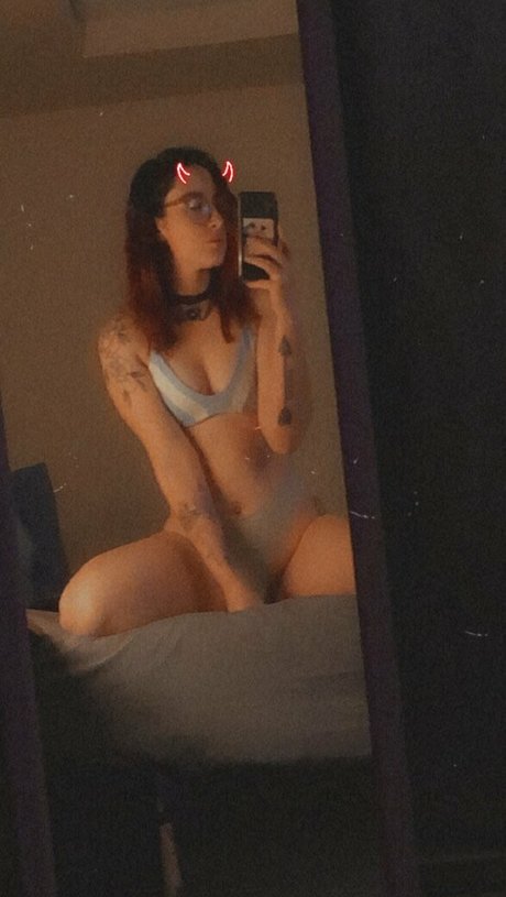 miniloupxxx model hot pictures