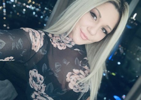 Scarlette James pornstar hot img