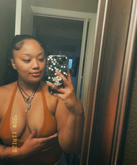 blasianhoney__ nudes model picture