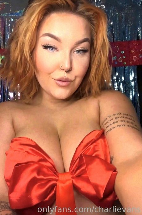 Charli Evans perfect star images