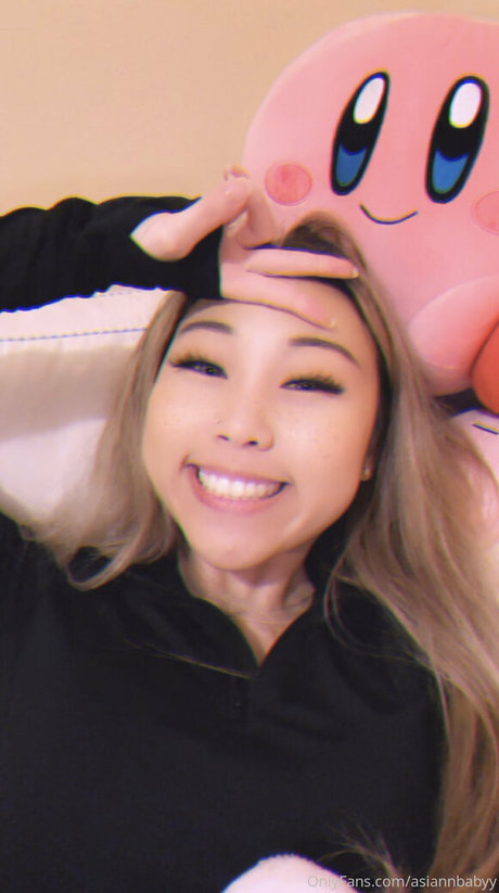 asiannbabyy model top pic