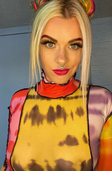 belle hella top actress gallery