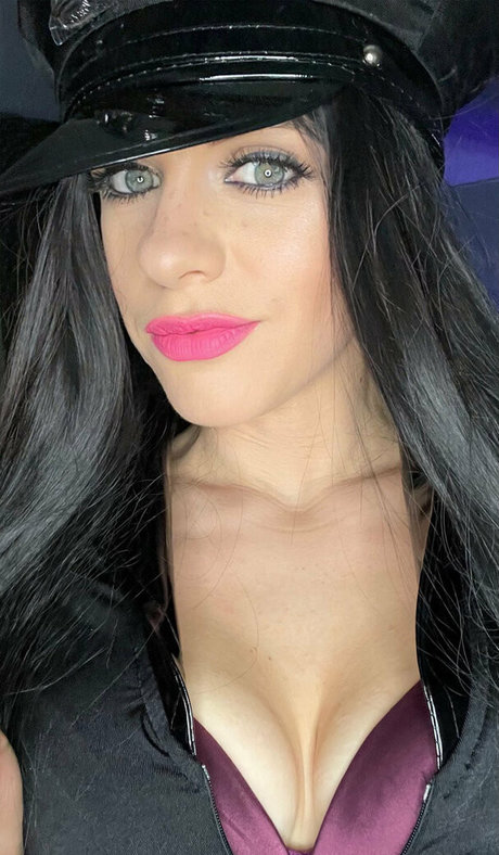 belle hella model erotic archive