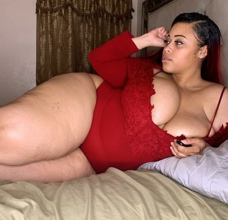 Jasmine Gunn star top picture