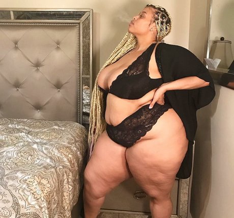 Jasmine Gunn hd pornstar pic