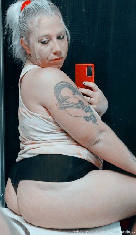 xxcherrycupcakexx erotic model img