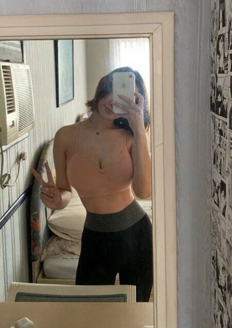 Yotanwas art model gallery