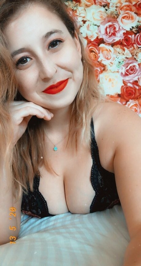 sarahtheslutfree naked star galleries