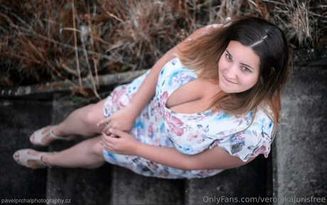 tittyveronikafree model photo