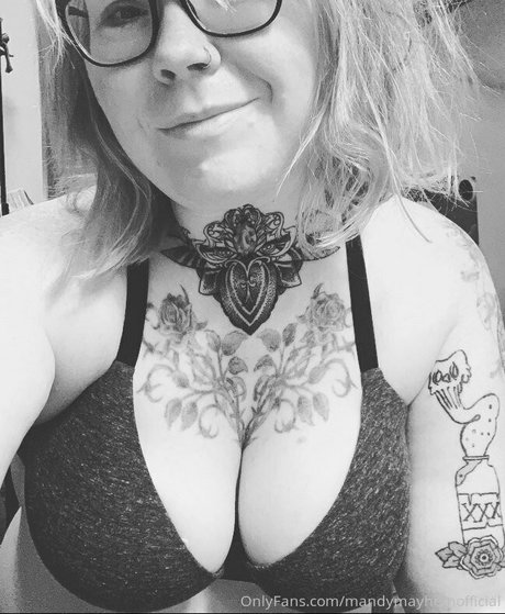 mandymayhemofficial beautiful actress photo