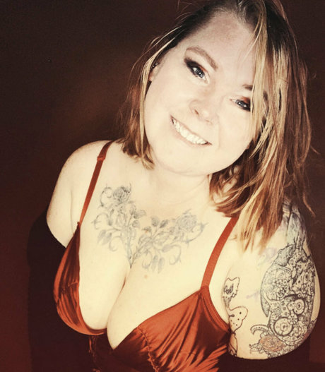 mandymayhemofficial model pic