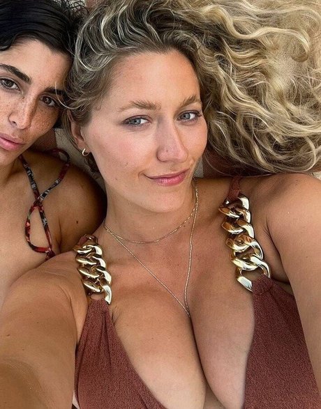 Alexandra Vreeland sexy actress gallery