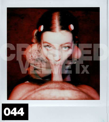 crushedvelvetx sexy actress image