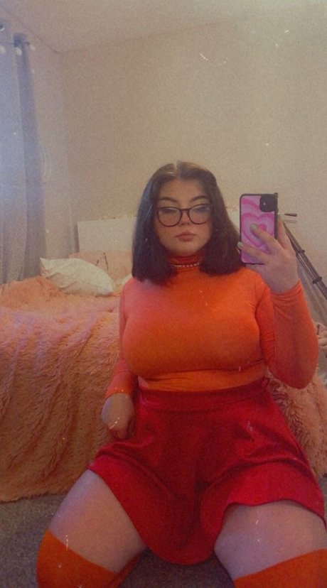 Holyhollyphoebe pornographic star archive