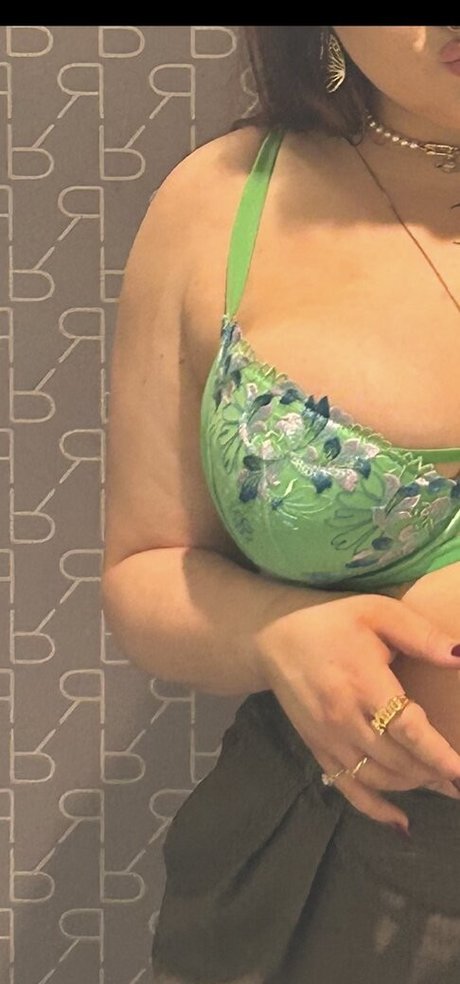 Holyhollyphoebe xxx star gallery