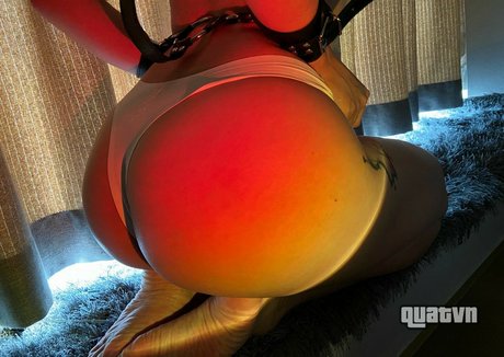 Hilovenano model high quality pics