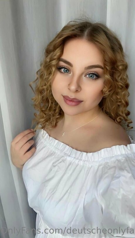 perfect shemale onlyfans free nude photo