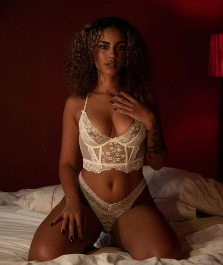 Francesca Lama erotic actress gallery