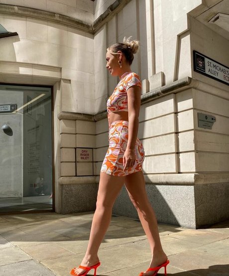 Millie Court naked model archive