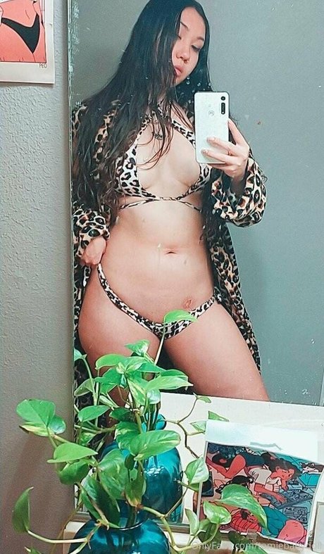 tomiebabydoll model hd pics