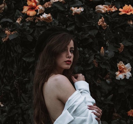 Zanah Marie nude model pic