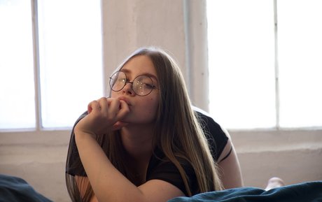 Lucy Laistner adult model archive