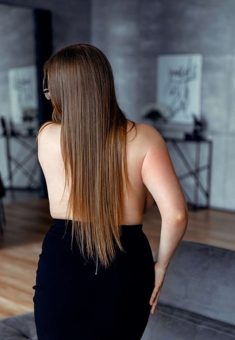 Lucy Laistner pretty star photo