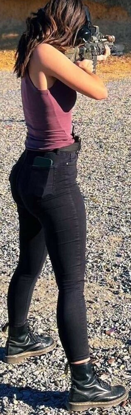 curvy girls onlyfans pornographic image