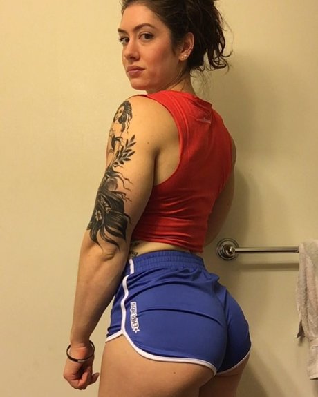 Natasha Aughey sex model img