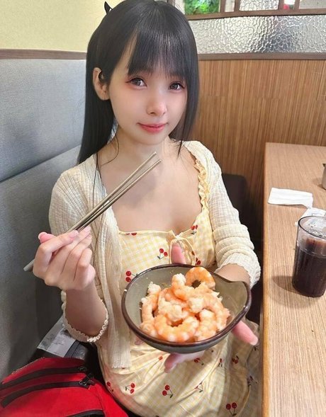 Momocat 0w0 high quality model img