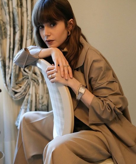 Lily Collins model pornographic images