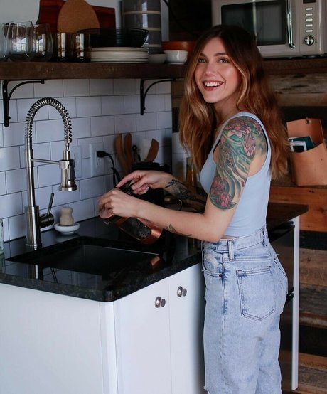 creampie teen onlyfans top photo