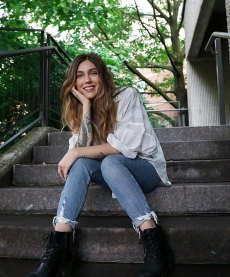 lesbian squirt onlyfans pornographic image