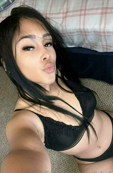 itsmillyhot model top photos