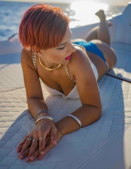 yfaveth naked model archive