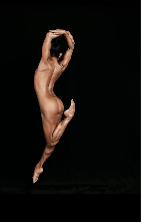 Laetitia Bouffard Roupe star free img