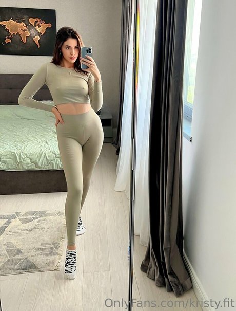 kristy fit model high quality pics