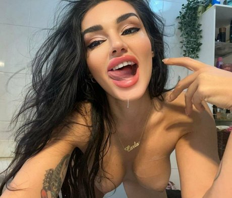 autumn onlyfans exclusive image