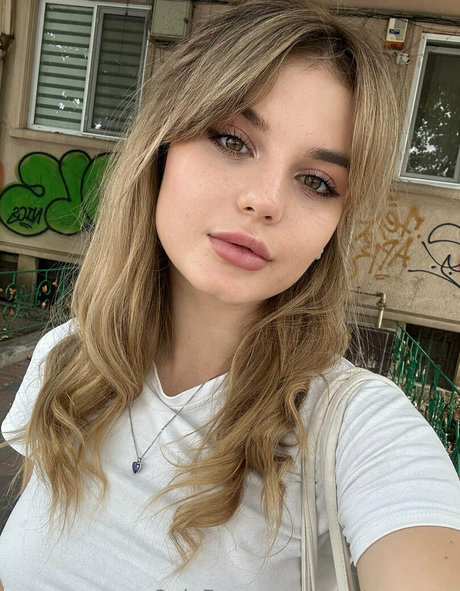 Renata moon erotic pornstar photo