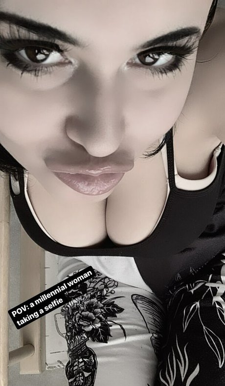 mariana labruja model beautiful photo