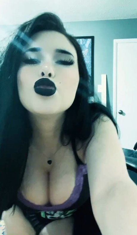 mariana labruja model naked pics